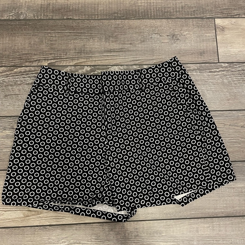 Elle Black and White Geometric Shorts